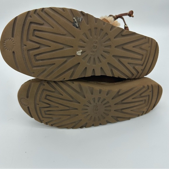 Ugg leather drawstring metal beads suede boot Chestnut Color Size 8 - Picture 4 of 4